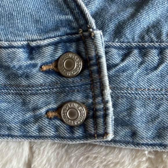 Levi's Light Blue Denim RAINE DENIM CROP TOP - Picture 4 of 5